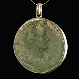 Silver pendant with Roman coin of Hadrianus