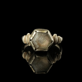 Renaissance silver ring with glass cabochon