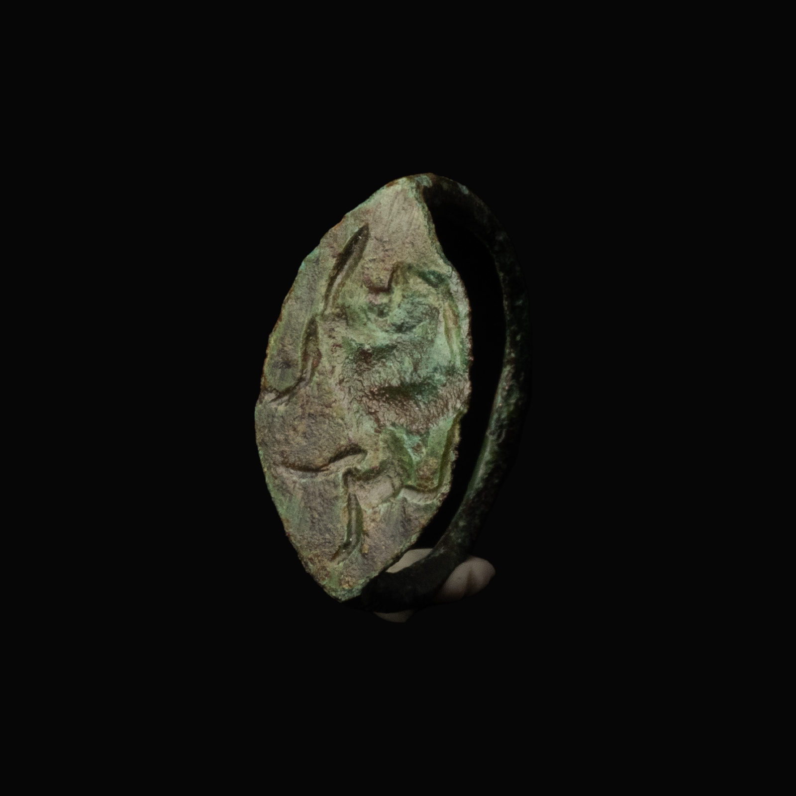 Ancient Greek bronze ring with Lion