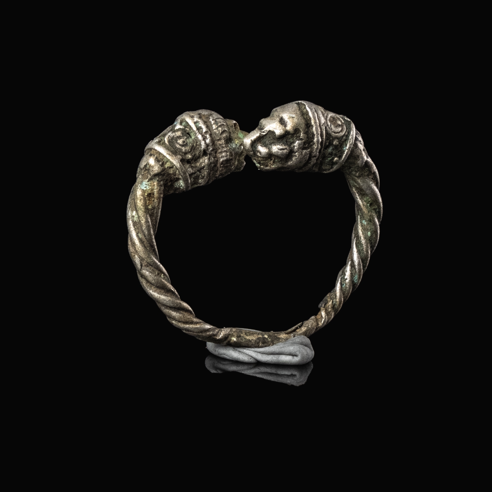 Ancient Greek Hellenistic silver ring with lion heads