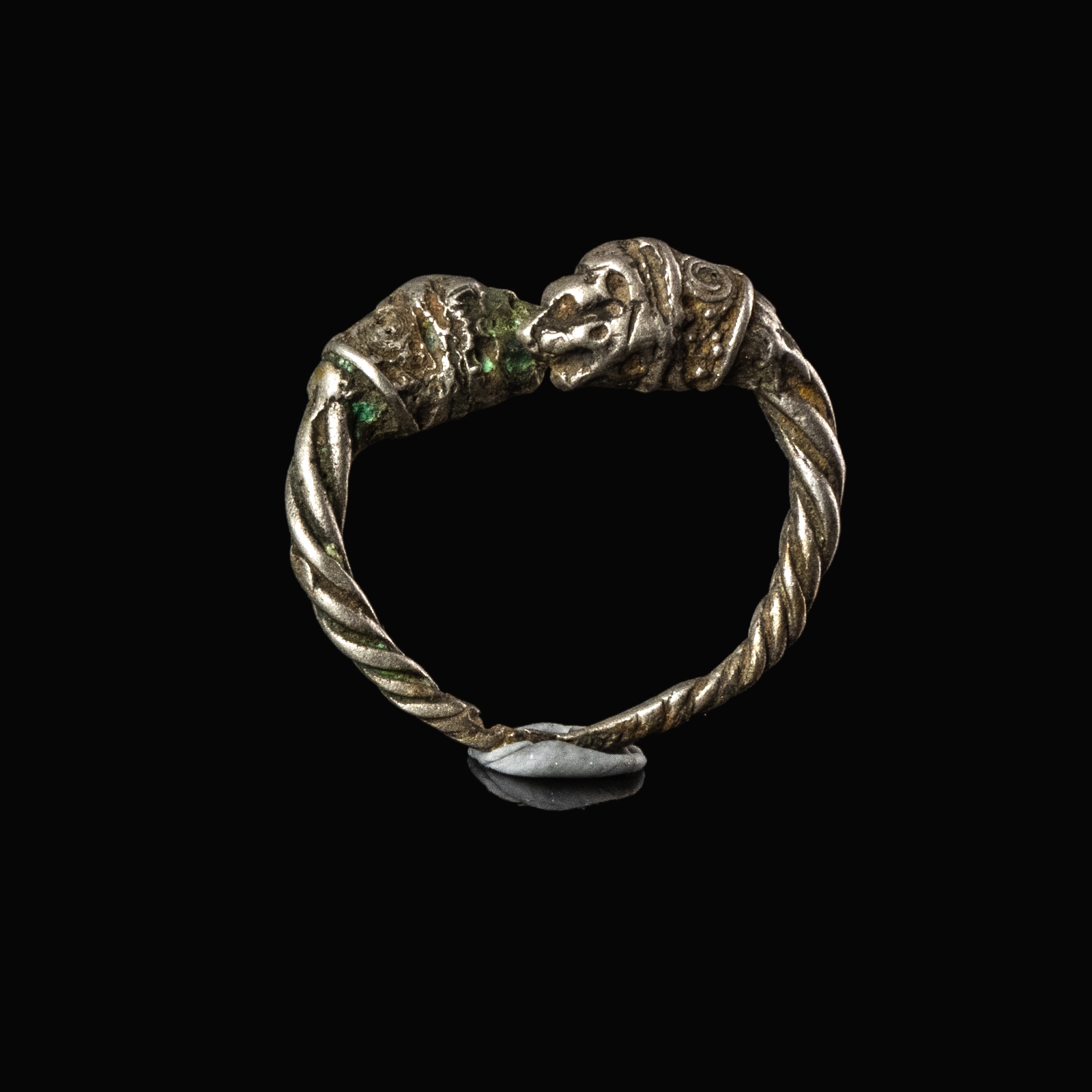 Ancient Greek Hellenistic silver ring with lion heads