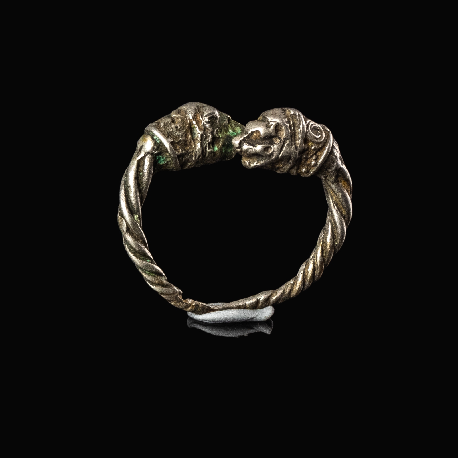 Ancient Greek Hellenistic silver ring with lion heads