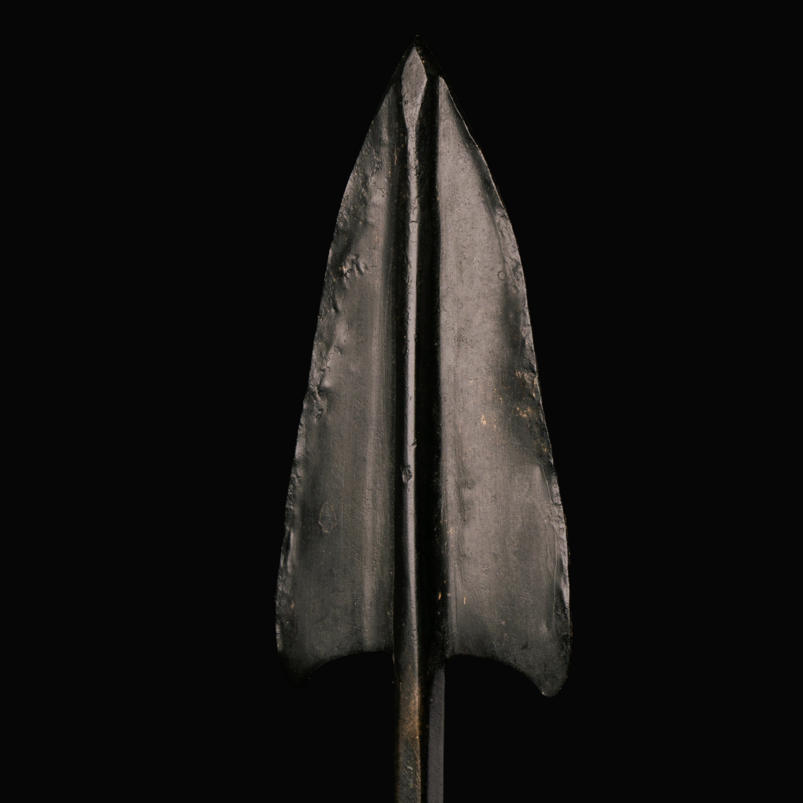 Ancient Near-Eastern large bronze barbed arrowhead