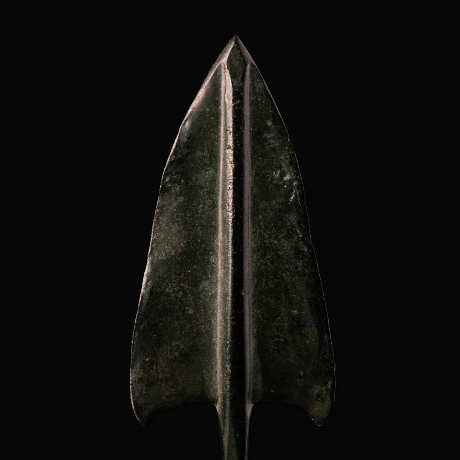 Ancient Near-Eastern large bronze barbed arrowhead
