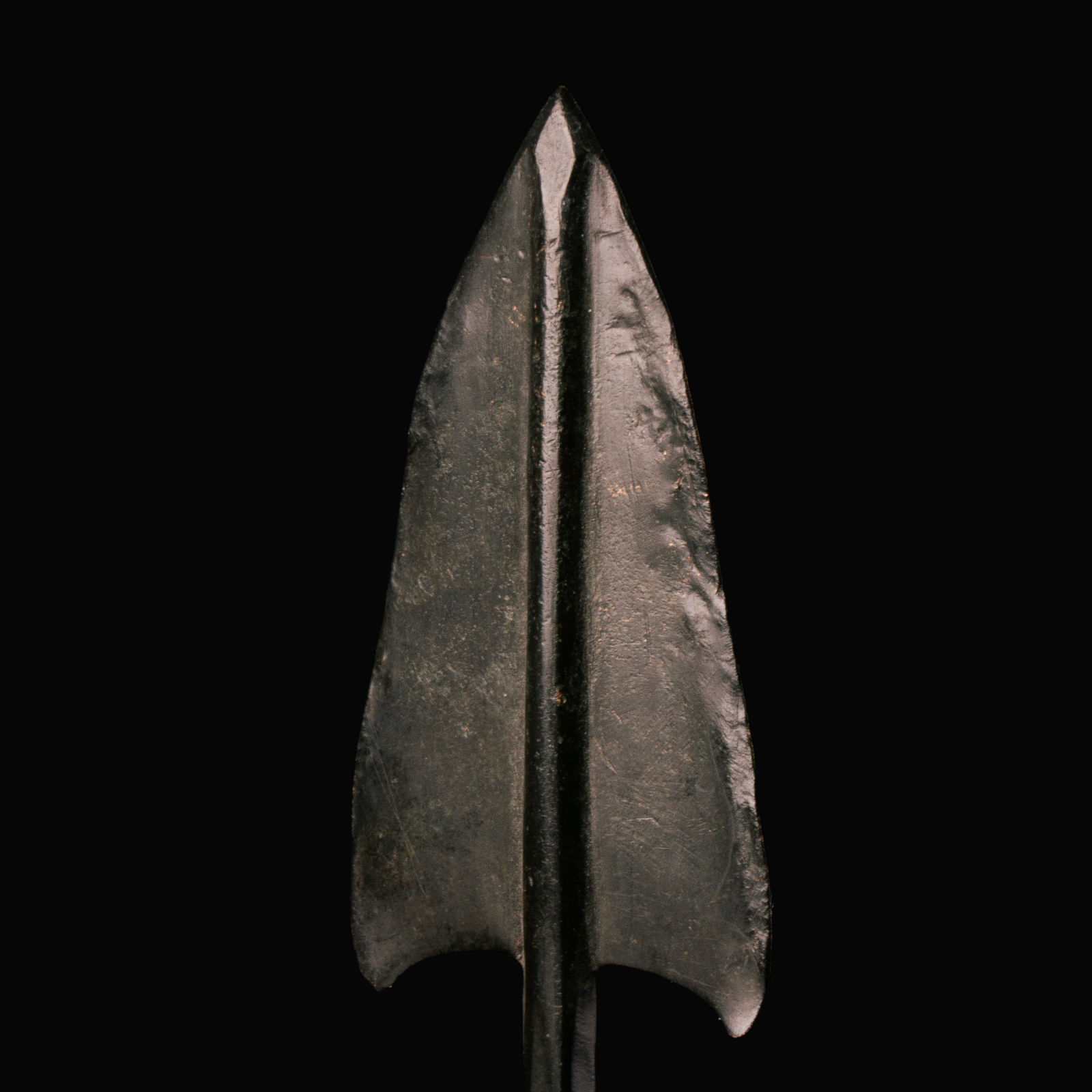 Ancient Near-Eastern large bronze barbed arrowhead