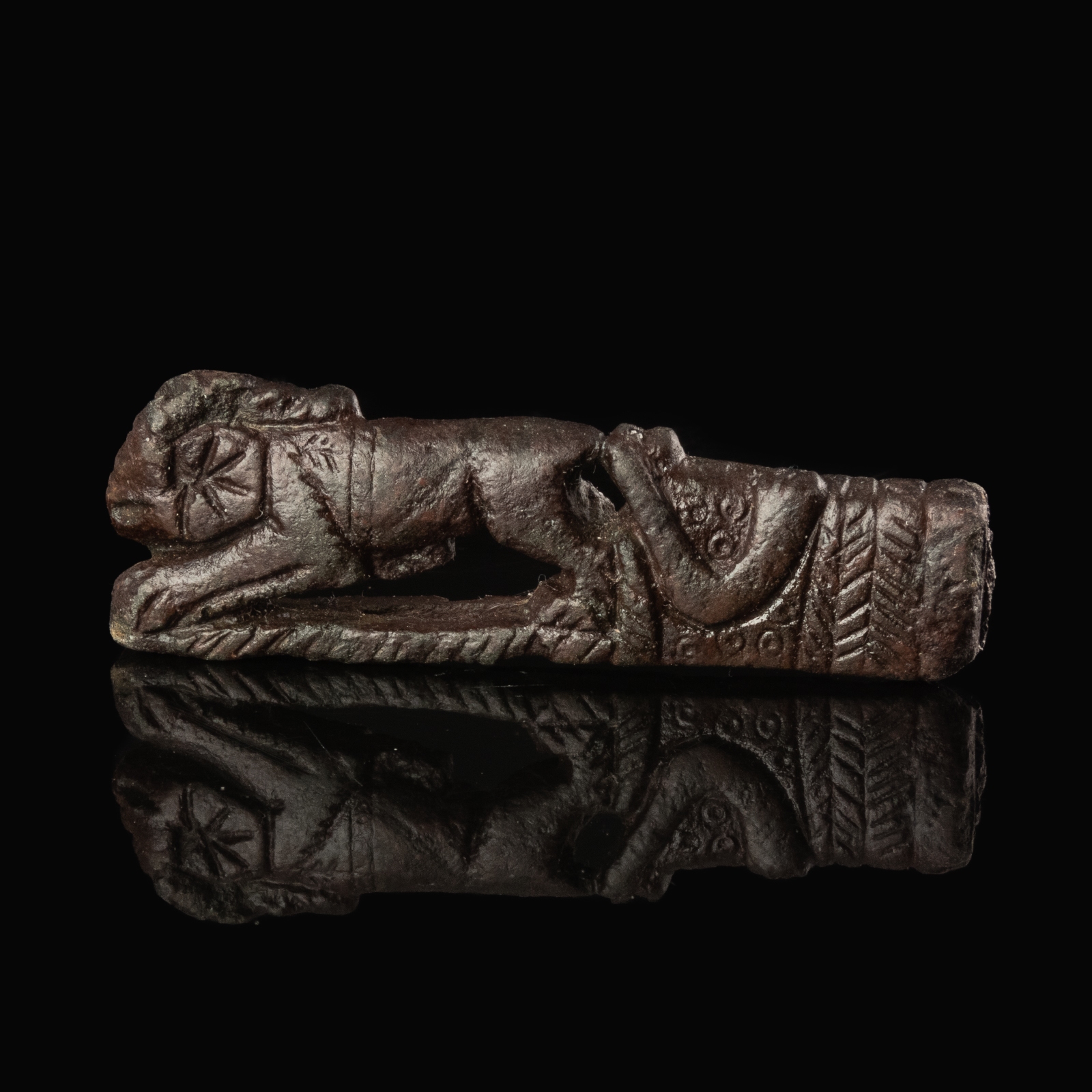 Ancient Roman bronze folding knife handle with Lion