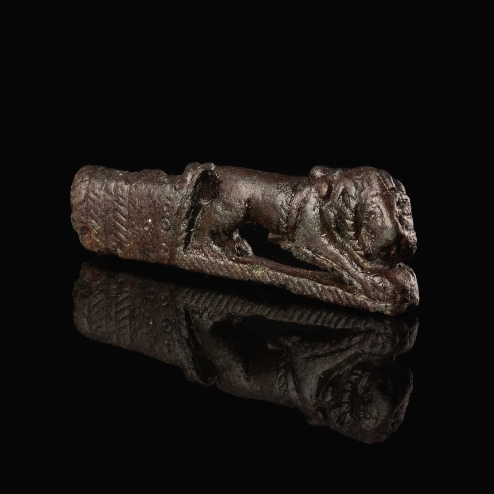 Ancient Roman bronze folding knife handle with Lion