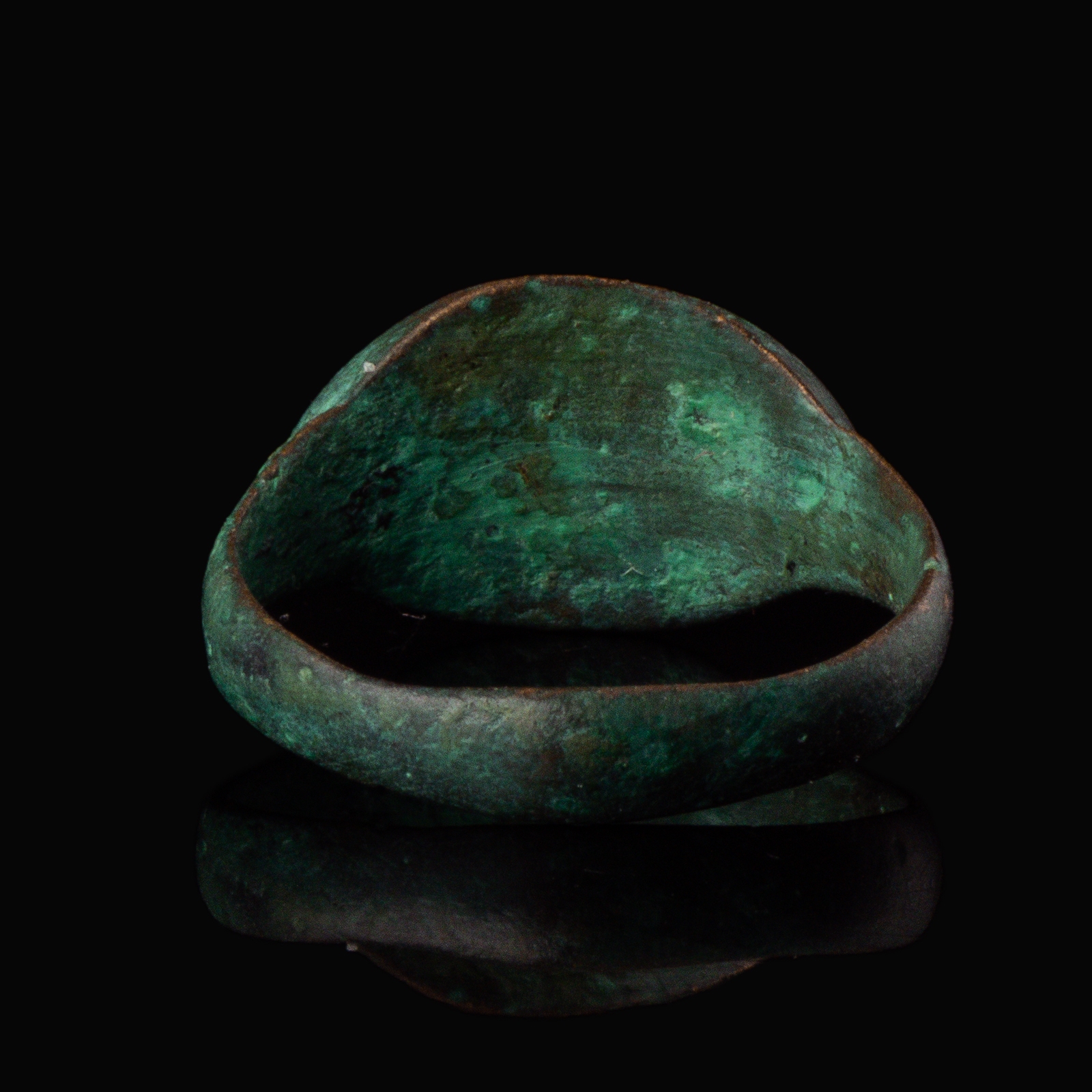 Ancient Roman bronze seal ring with bust of Zeus-Ammon