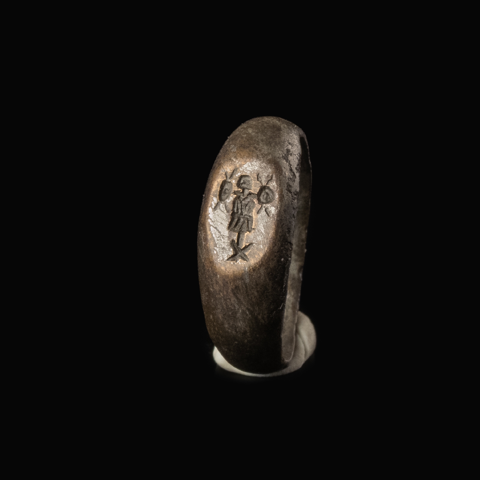 Ancient Roman Bronze Seal Ring with Military Trophy (Tropaeum)