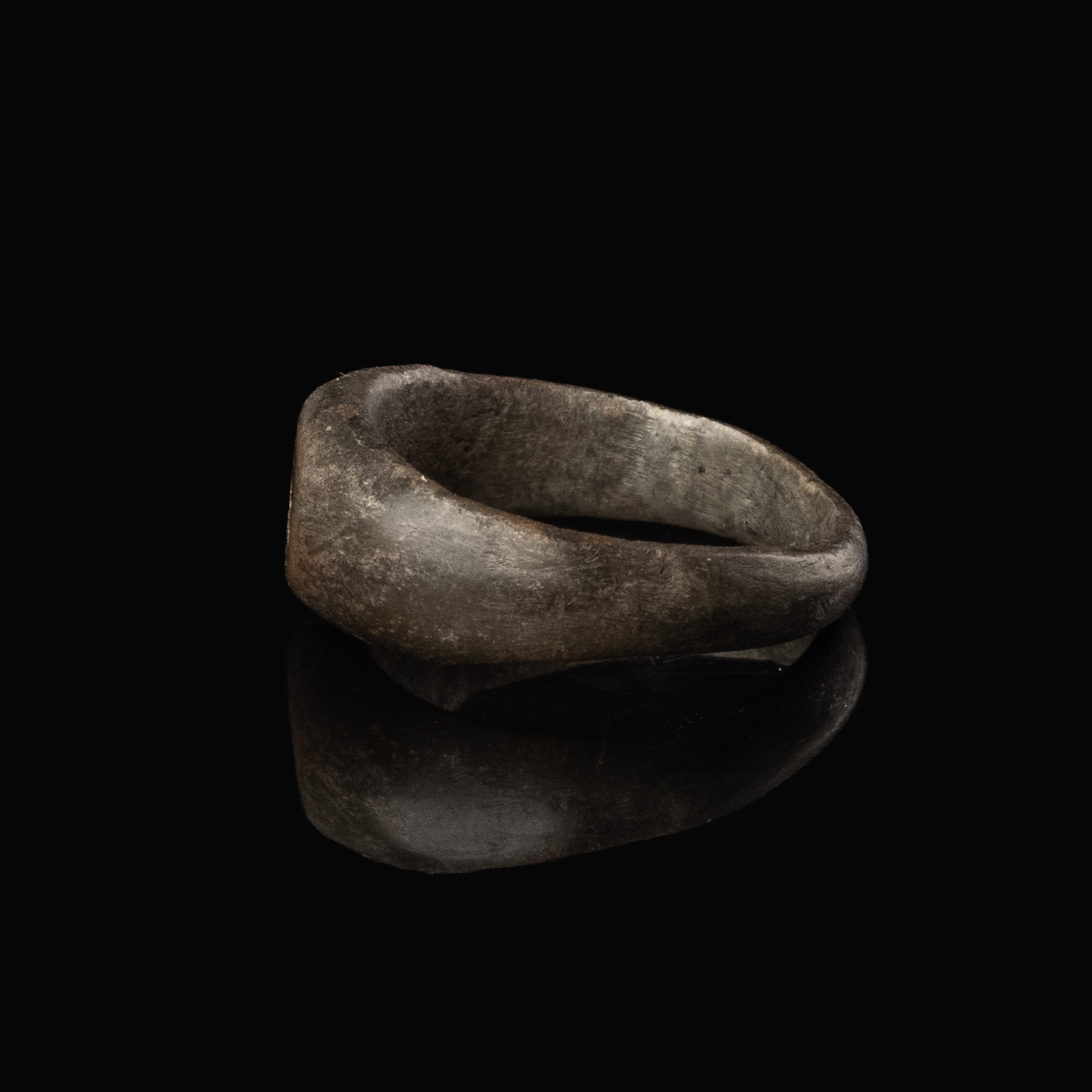 Ancient Roman Bronze Seal Ring with Military Trophy (Tropaeum)