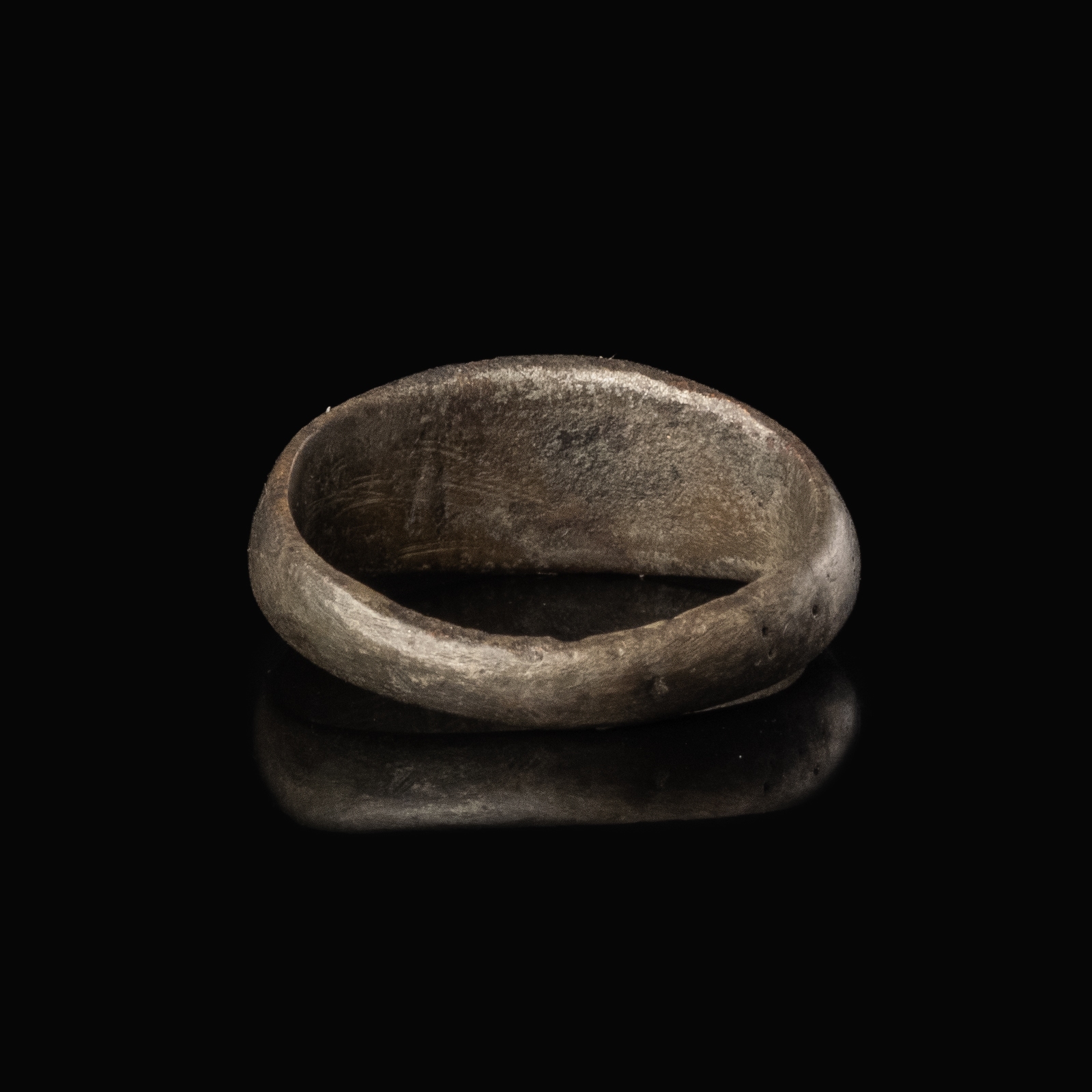 Ancient Roman Bronze Seal Ring with Military Trophy (Tropaeum)