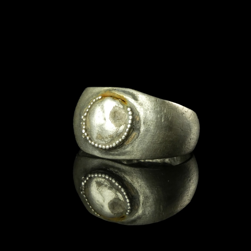 Ancient Roman silver ring with filigree decoration