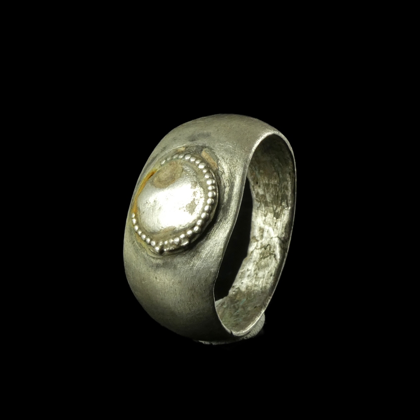 Ancient Roman silver ring with filigree decoration