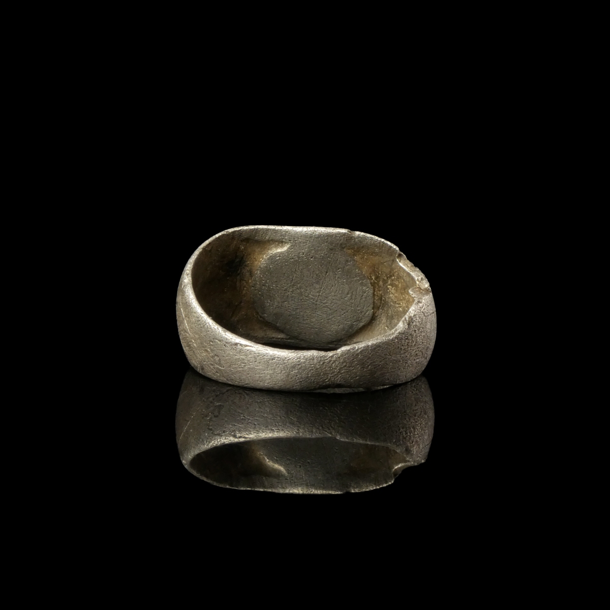 Ancient Roman silver ring with intaglio