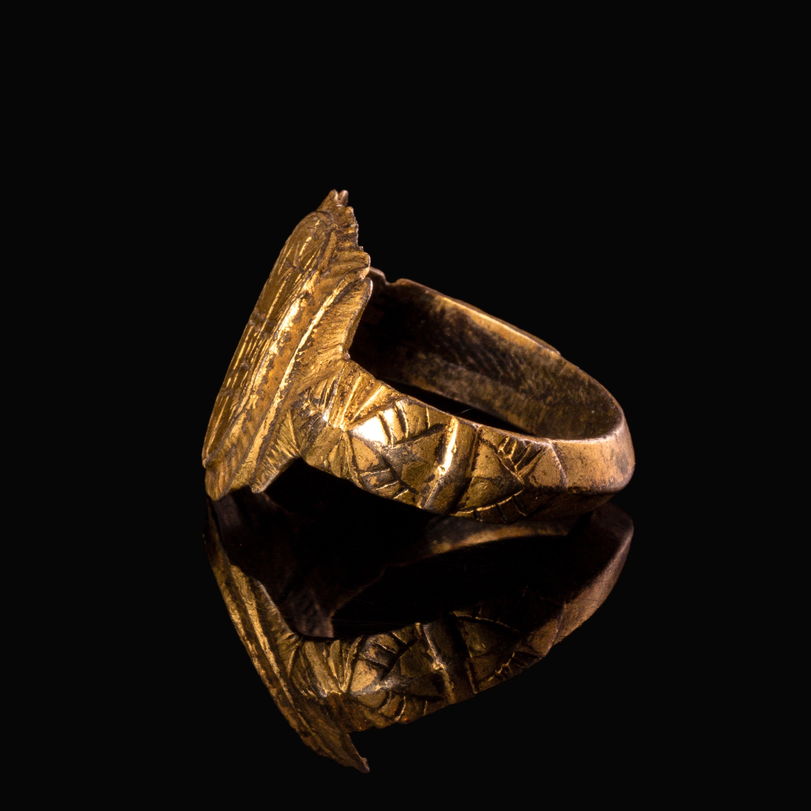 Late Renaissance gilded silver seal ring with Jesuit IHS Christogram