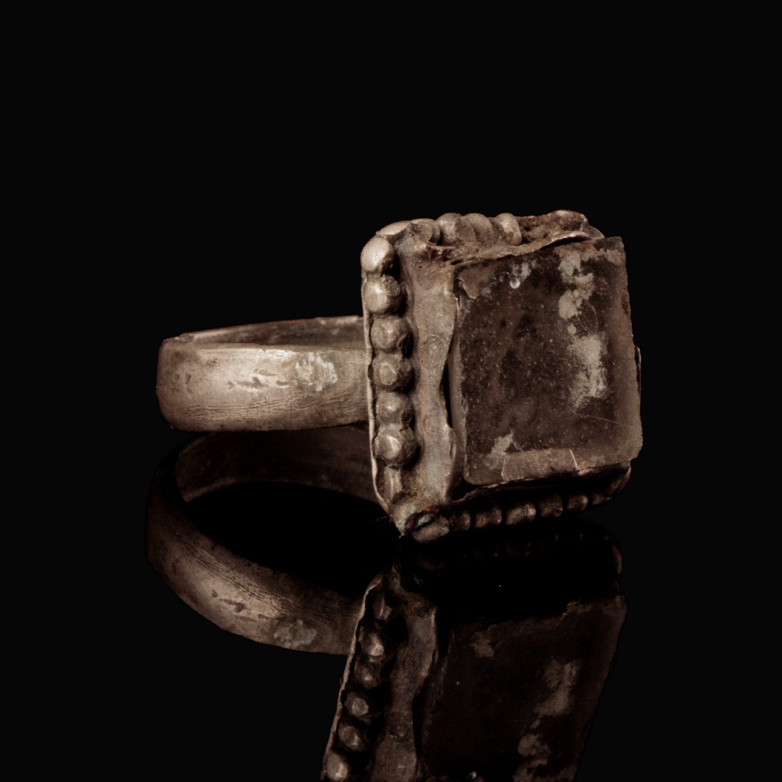 Late Roman - early Byzantine silver ring with glass inlay