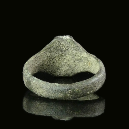 Medieval bronze seal ring, capital letter D