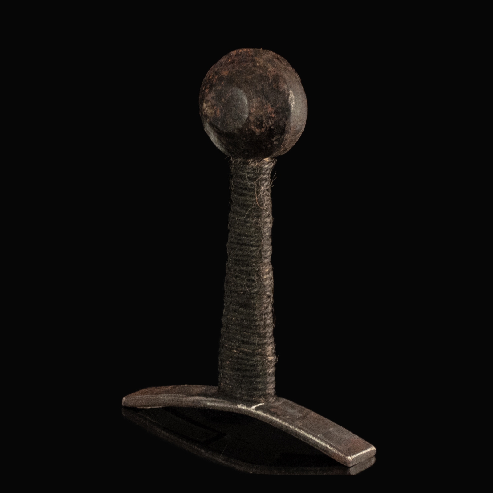 Medieval iron sword pommel, Oakeshott Type S