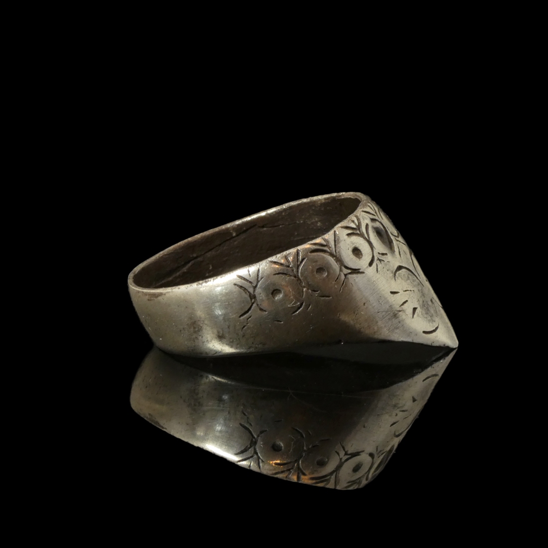 Medieval silver archer thumb ring