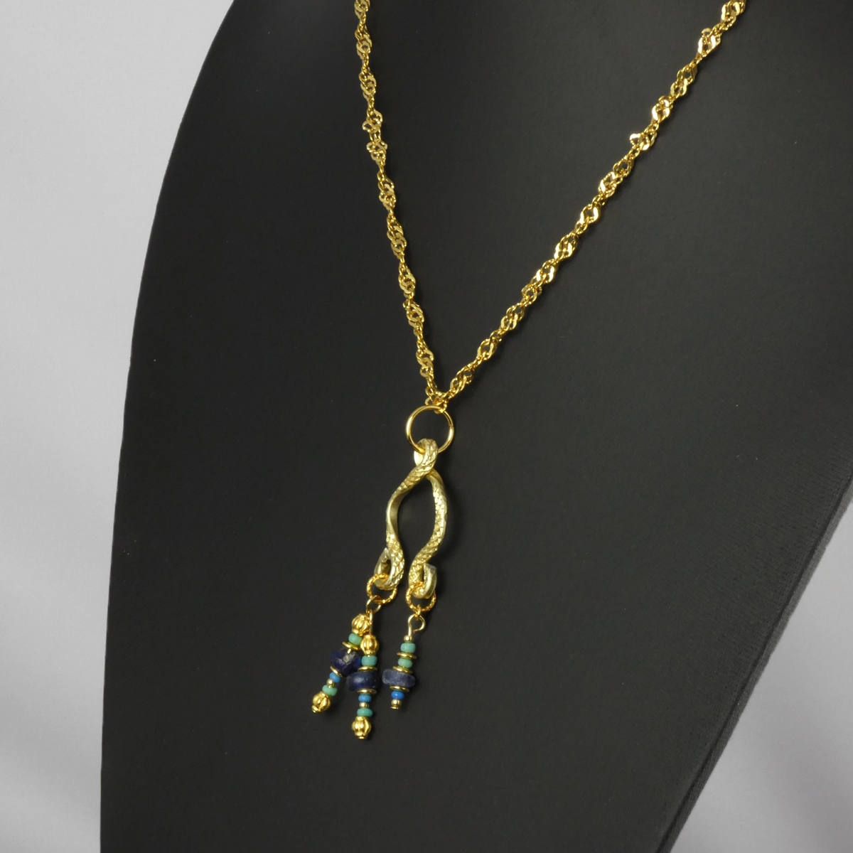 Necklace with Roman blue and turquoise glass beads