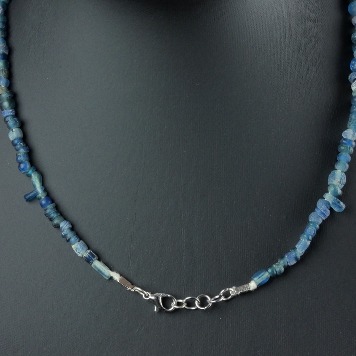 Necklace with Roman blue glass beads