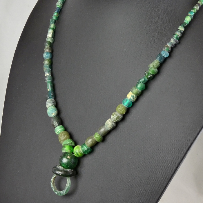 Necklace with Roman green glass beads