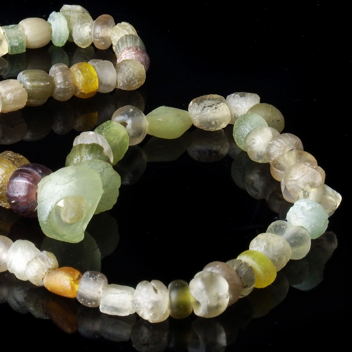 Necklace with Roman semi-translucent glass beads