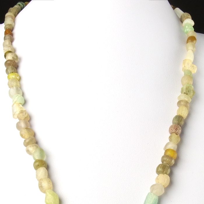 Necklace with Roman semi-translucent glass beads
