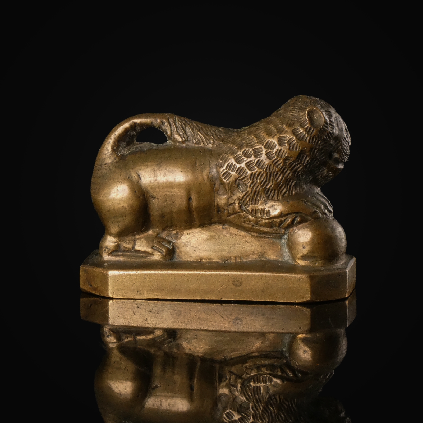 Nuremberg, brass lion counterweight