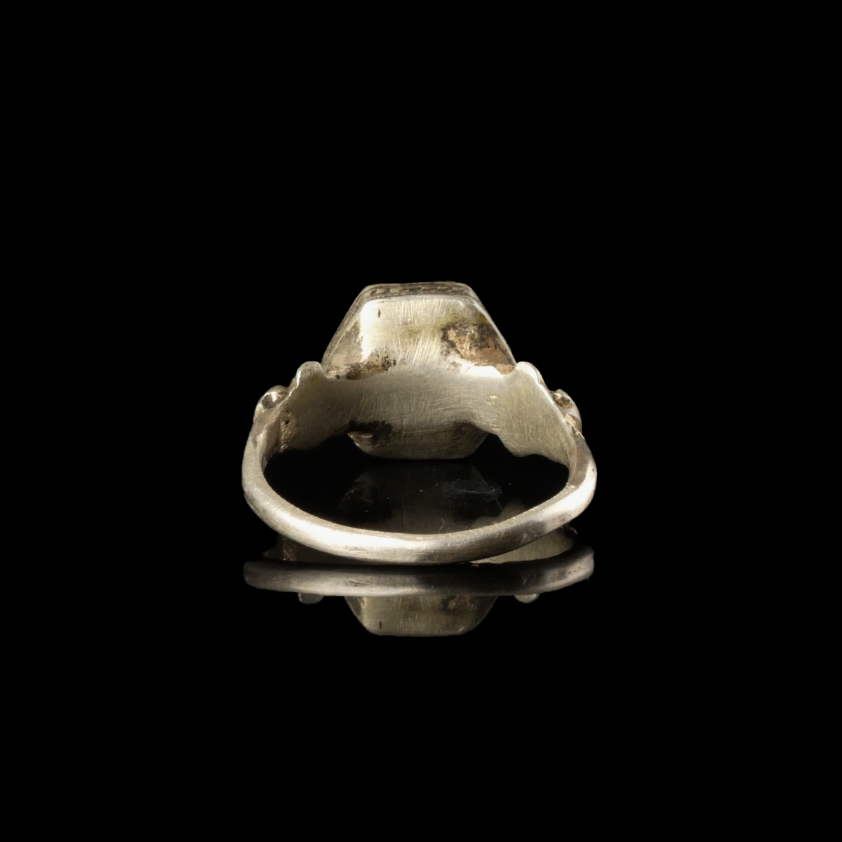 Renaissance silver ring with glass cabochon