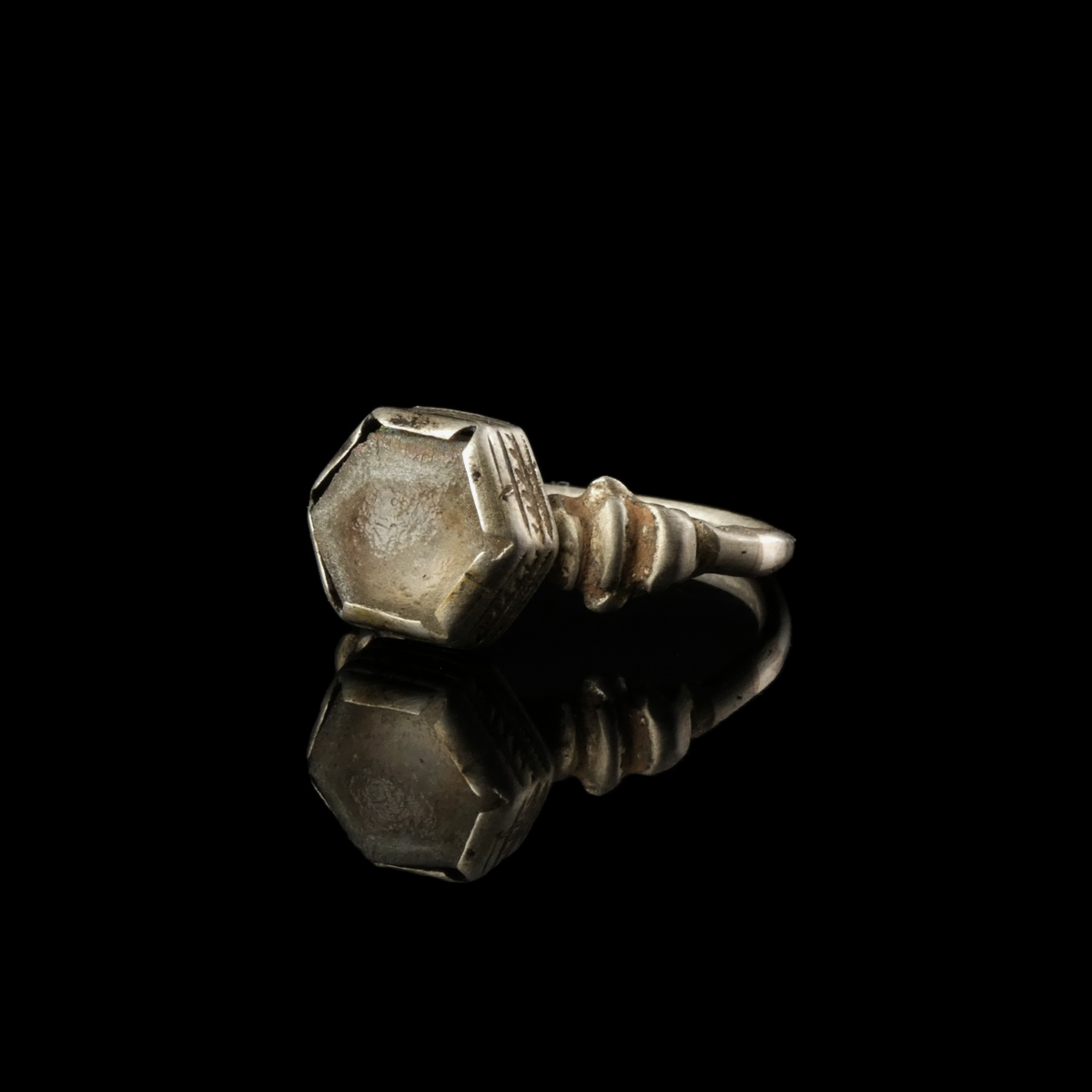 Renaissance silver ring with glass cabochon