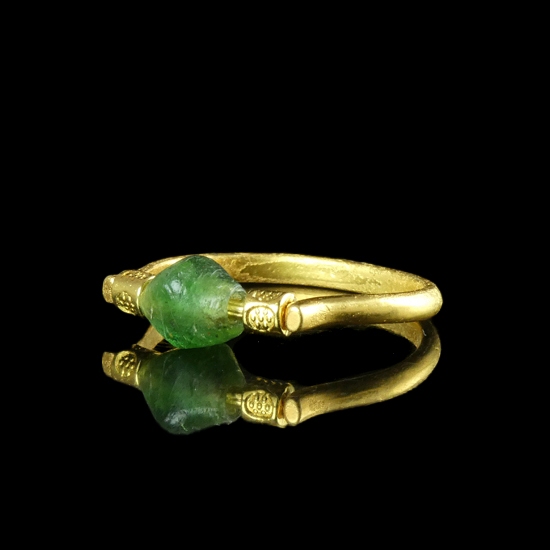Ring with a Roman Green Glass Bead