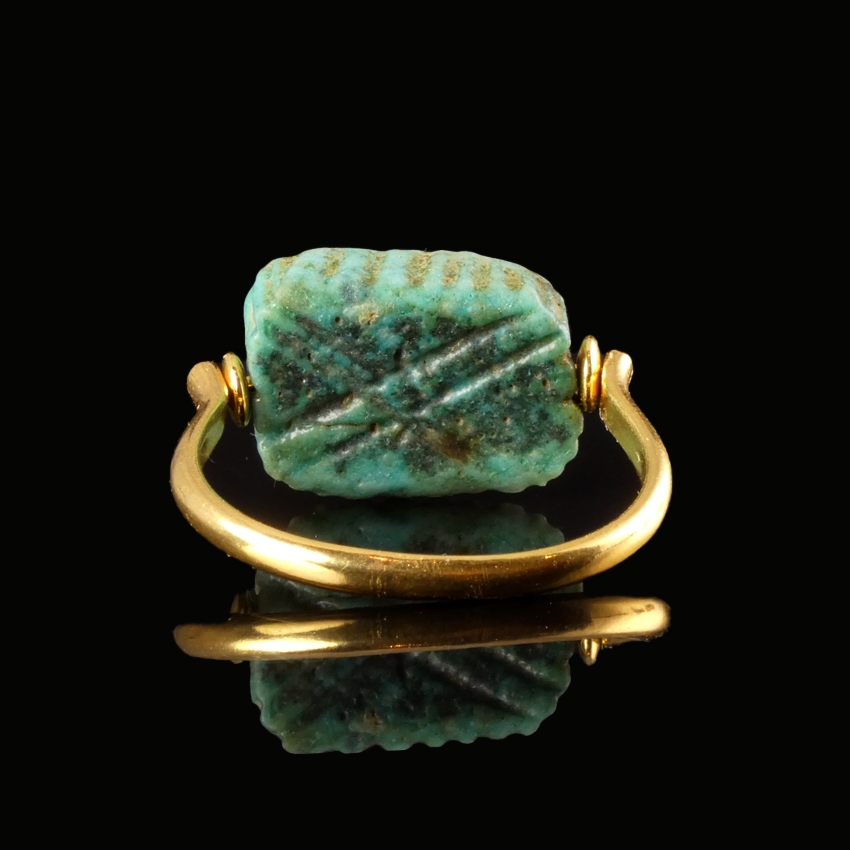Ring with ancient Egyptian glazed faience amulet bead