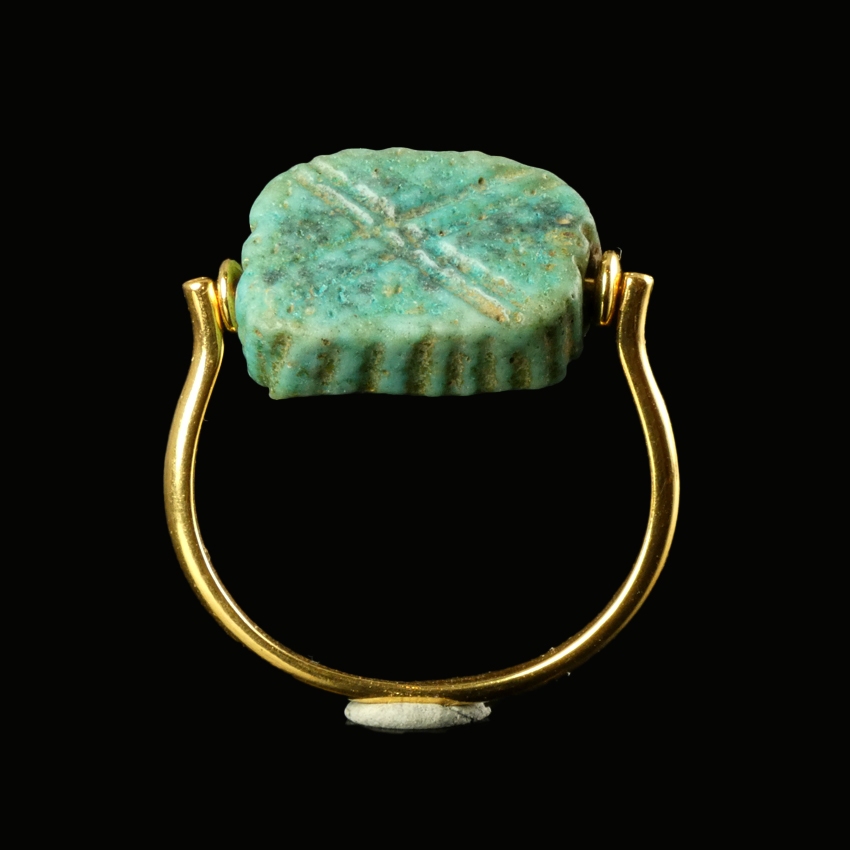 Ring with ancient Egyptian glazed faience amulet bead