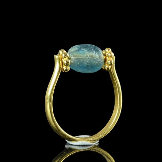 Ring with Roman blue / aquamarine colour glass bead