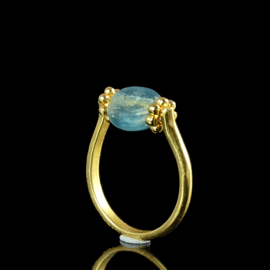 Ring with Roman blue / aquamarine colour glass bead