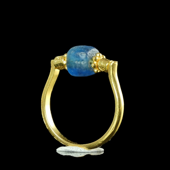 Ring with Roman blue glass bead