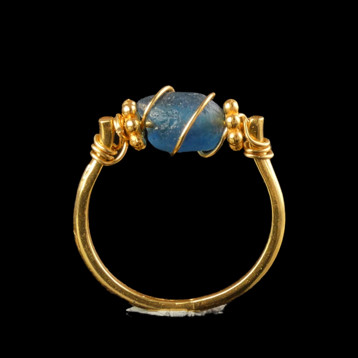 Ring with Roman wire-wrapped blue glass bead