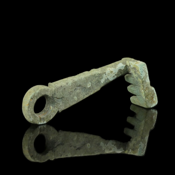 Roman bronze decorated key