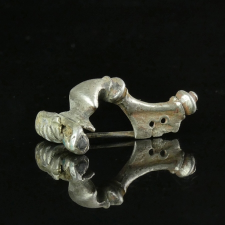 Roman silver bow fibula