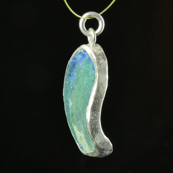 Silver pendant with Roman / Byzantine iridescent glass