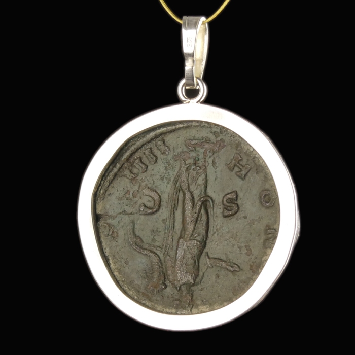 Silver pendant with Roman coin of Antoninus Pius