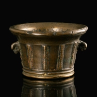 Renaissance bronze apothecary mortar with Gryphon head handles