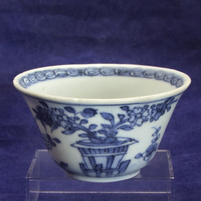 Porcelain blue and white tea bowl from the 'Ca Mau' shipwreck