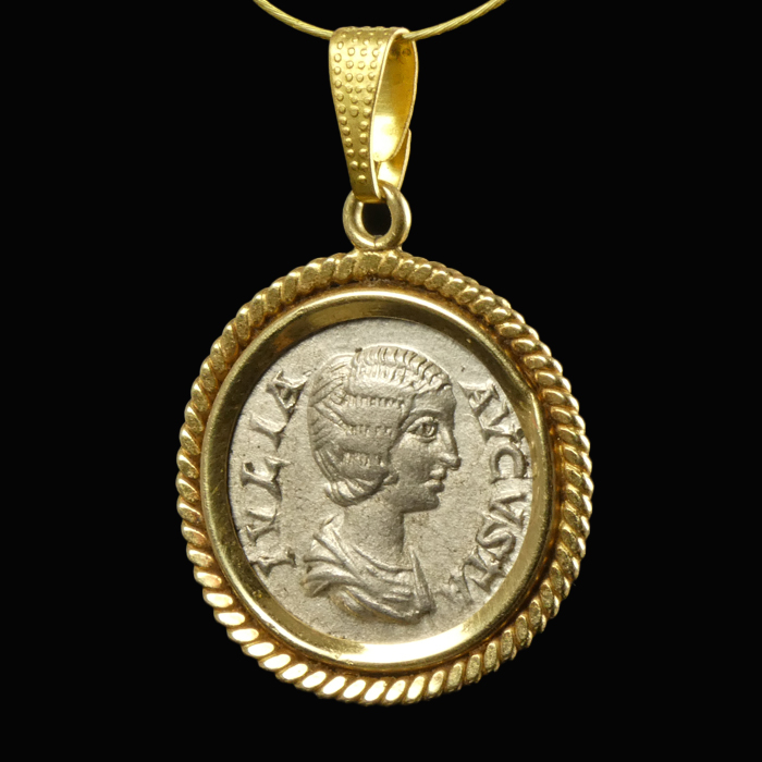 Gold coin pendant of Empress Julia Domna